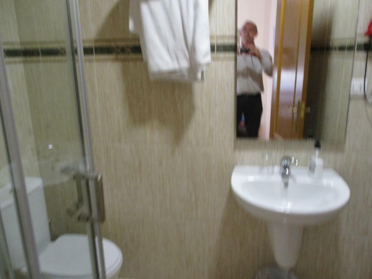 Hostal Becares Palencia Exterior photo