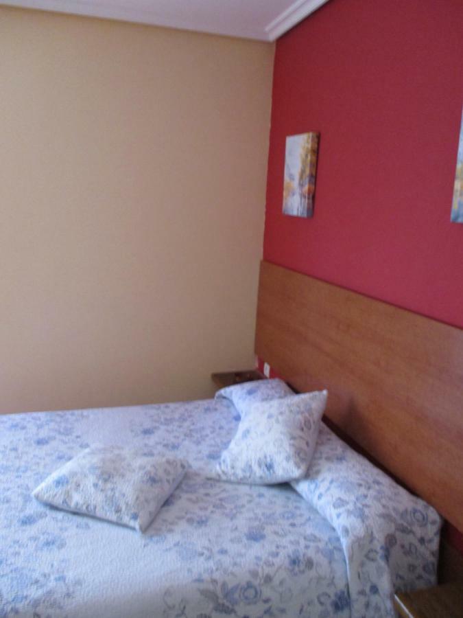 Hostal Becares Palencia Exterior photo